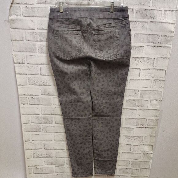 Chico's Charcoal Jegging Ankle Pants - Picture 3 of 3
